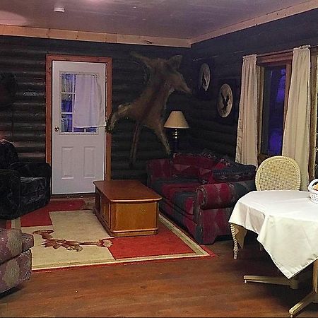 Hotel Flying U Ranch Seventy Mile House Exterior foto
